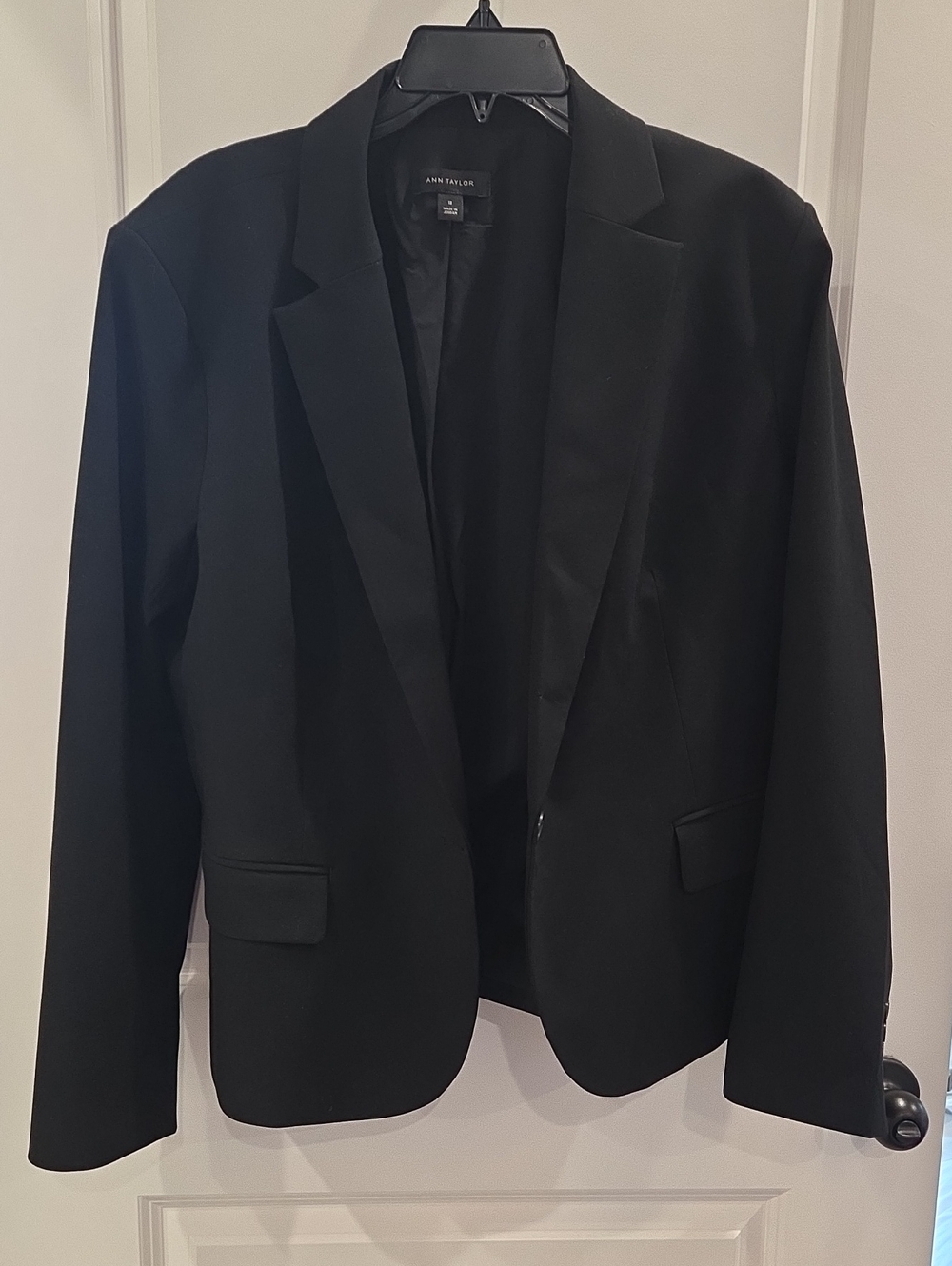 Ann Taylor Black Tailored Single-Button Blazer